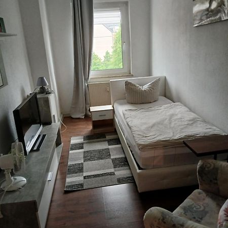 Kleine Wohnung Fuer Monteure Und Dienstreisen 츠비카우 외부 사진