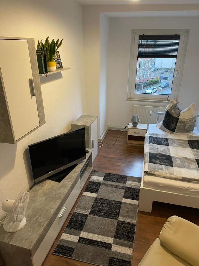 Kleine Wohnung Fuer Monteure Und Dienstreisen 츠비카우 외부 사진