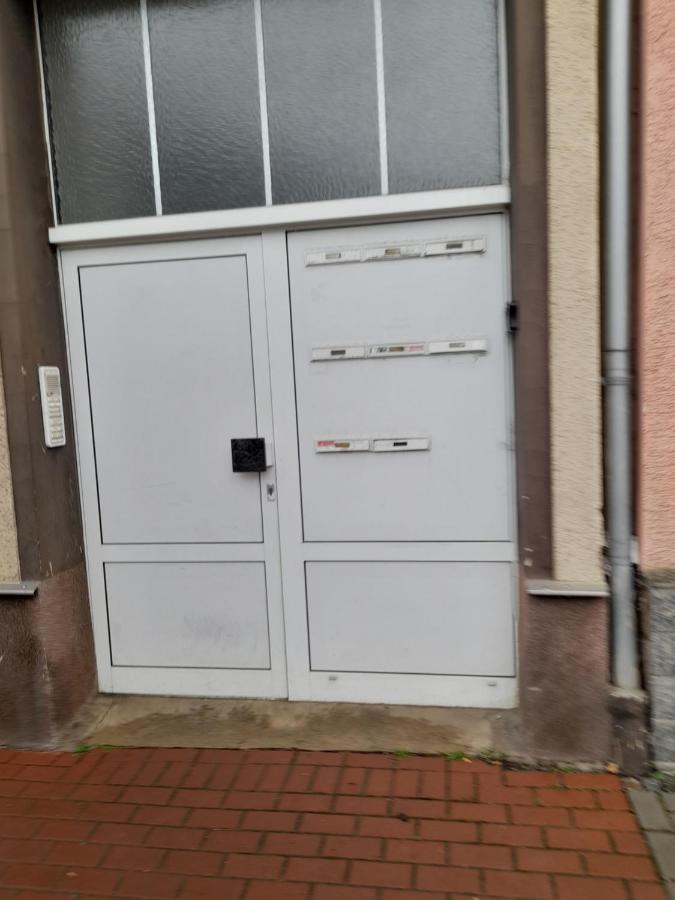 Kleine Wohnung Fuer Monteure Und Dienstreisen 츠비카우 외부 사진
