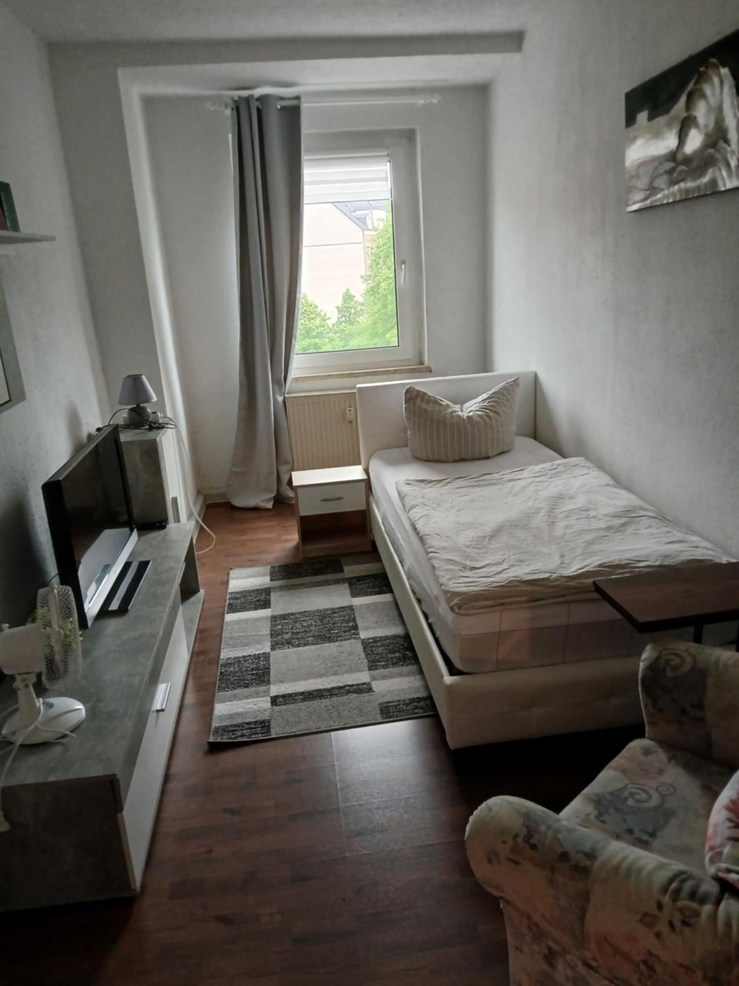 Kleine Wohnung Fuer Monteure Und Dienstreisen 츠비카우 외부 사진